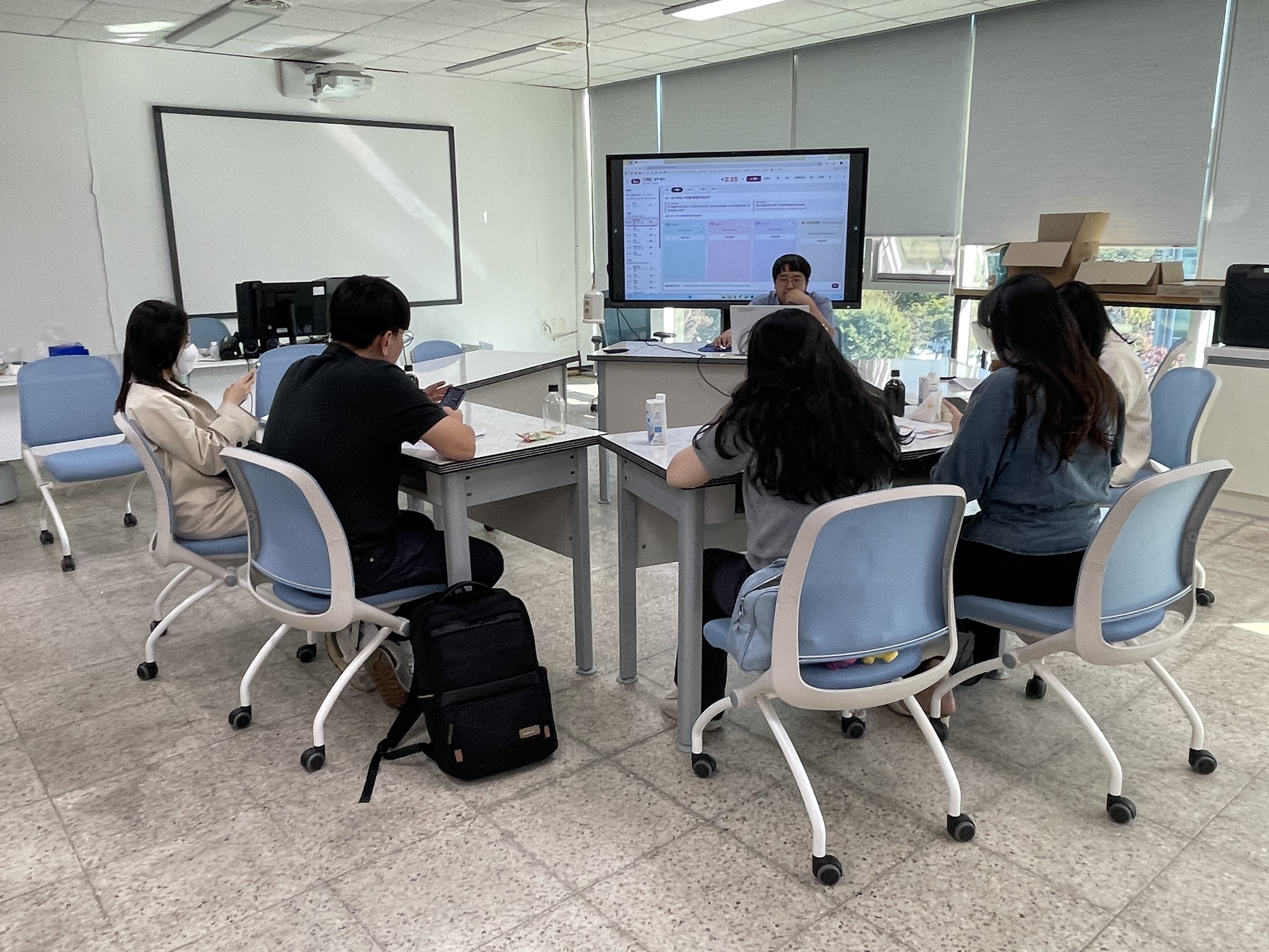 경남교육청, 현장 교원과 함께 인공지능(AI)·디지털 교육 미래 방향 모색 - 관련이미지3