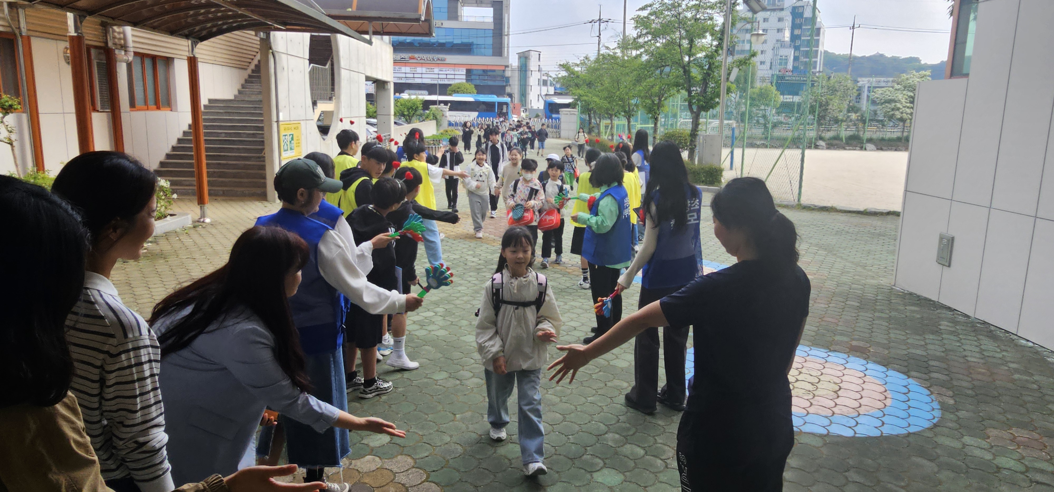수양초, 교육공동체가 함께 만든 ‘행복한 어린이날’ - 관련이미지1