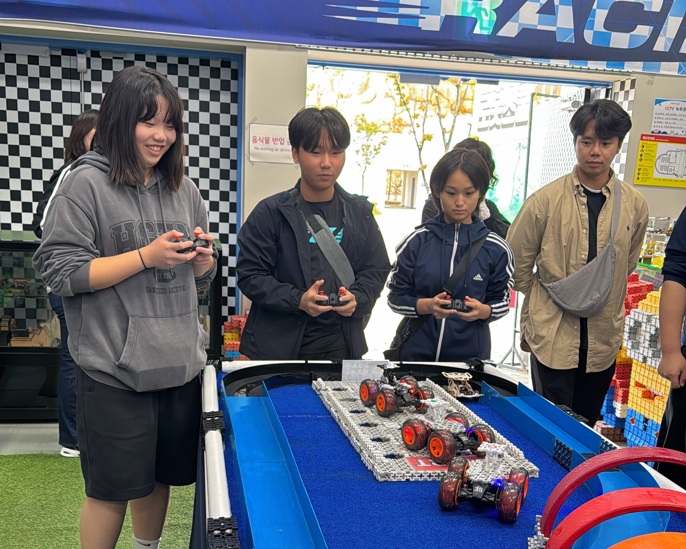 지정중학교, 로봇과 함께한 미래 체험의 날 - 관련이미지2