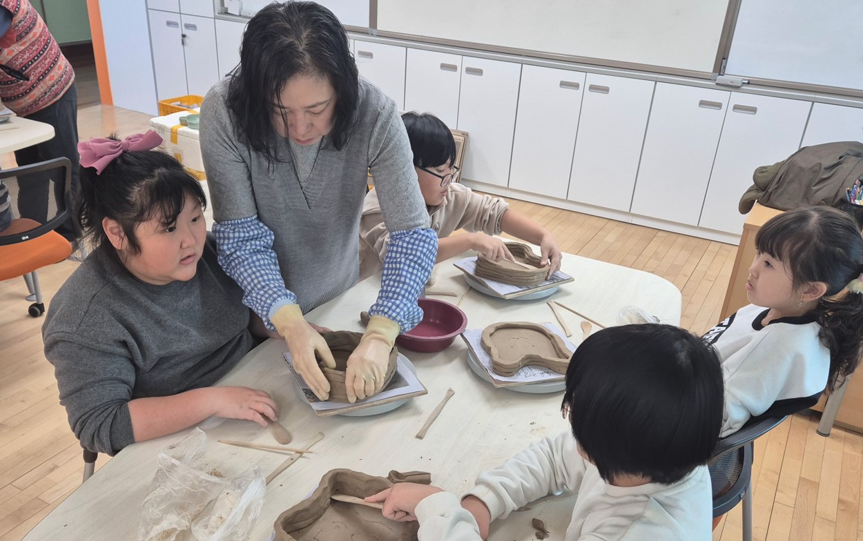 지곡초, 흙으로  - 관련이미지2