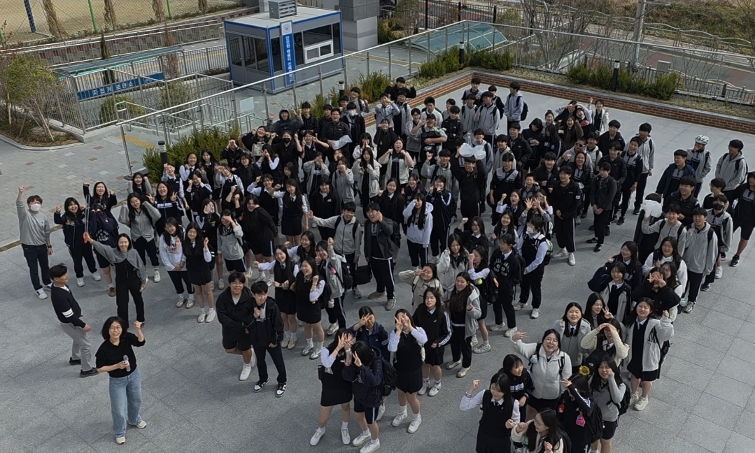 진해중학교, 진해군항제 맞이 사제동행 플로깅 실시 - 관련이미지1