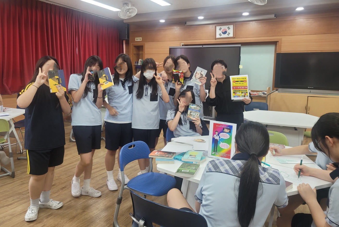 의령여자중학교, 북(book)캉스 글뜨락 행사로 독서의 즐거움을 느껴요. - 관련이미지2