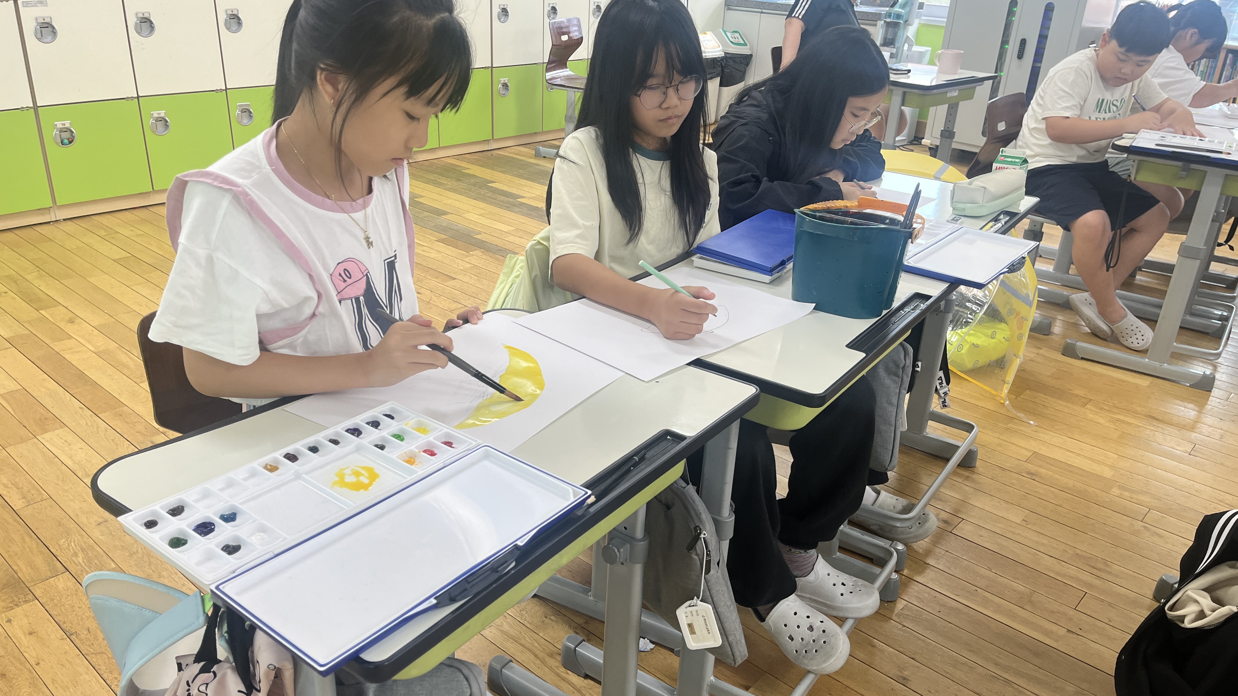 안의초, 지역예술가와 함께 그리는 상상력의 세계 - 관련이미지3