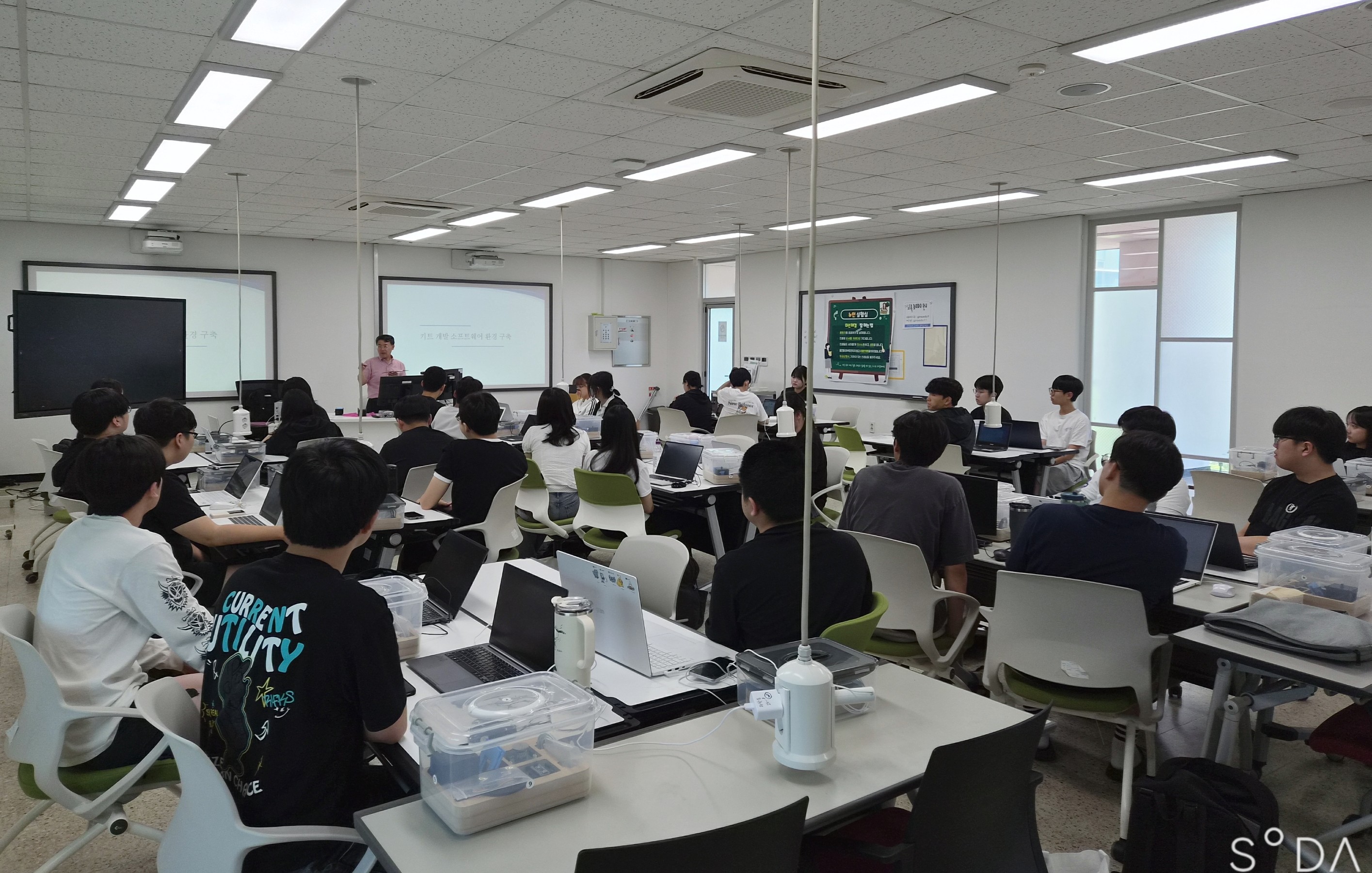 경남과학교육원, 고교생 큐브위성 개발 체험교실 열기 ‘후끈’ - 관련이미지2