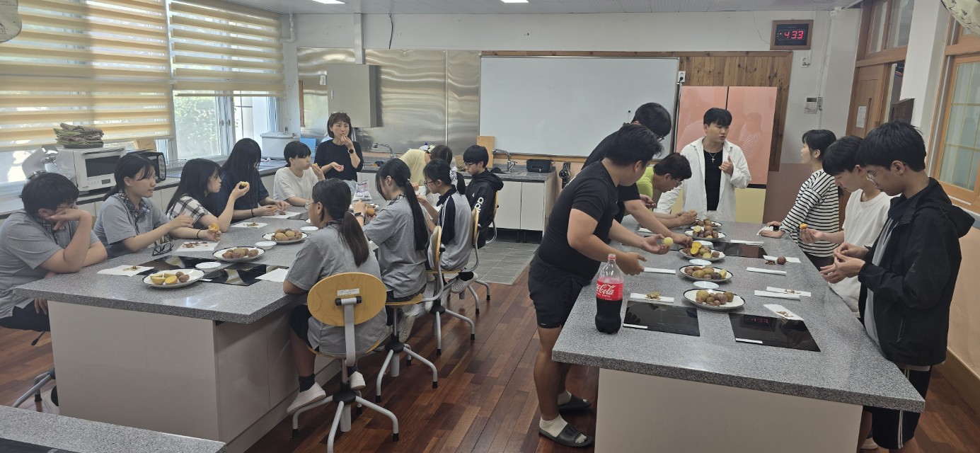 곤명중학교, 맛있는 환경 나눔 실천 ‘감자데이’ 운영 - 관련이미지1