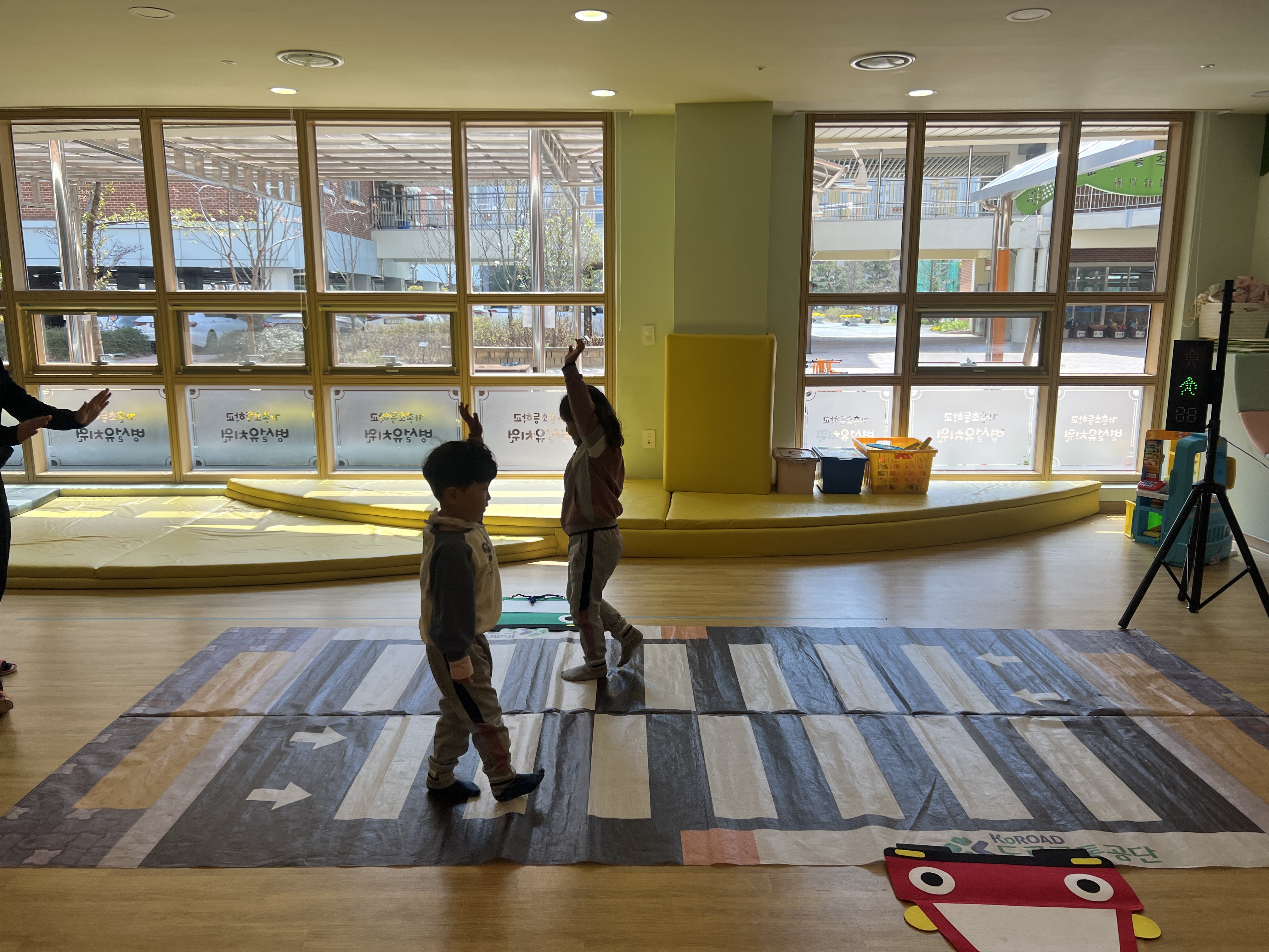 가촌초병설유치원, 찾아오는 “교통 안전교육”실시 - 관련이미지2