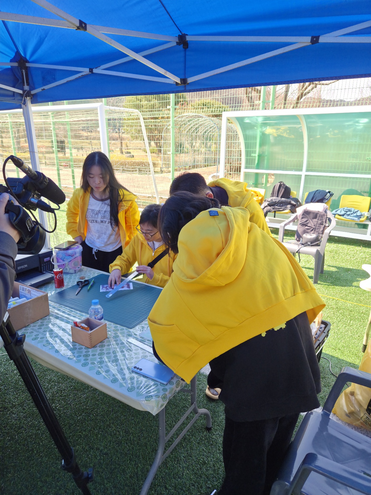 곤명중, 지역민-학생-교사가 함께하는 곤명 딸기 한마음 축제 참가 - 관련이미지1