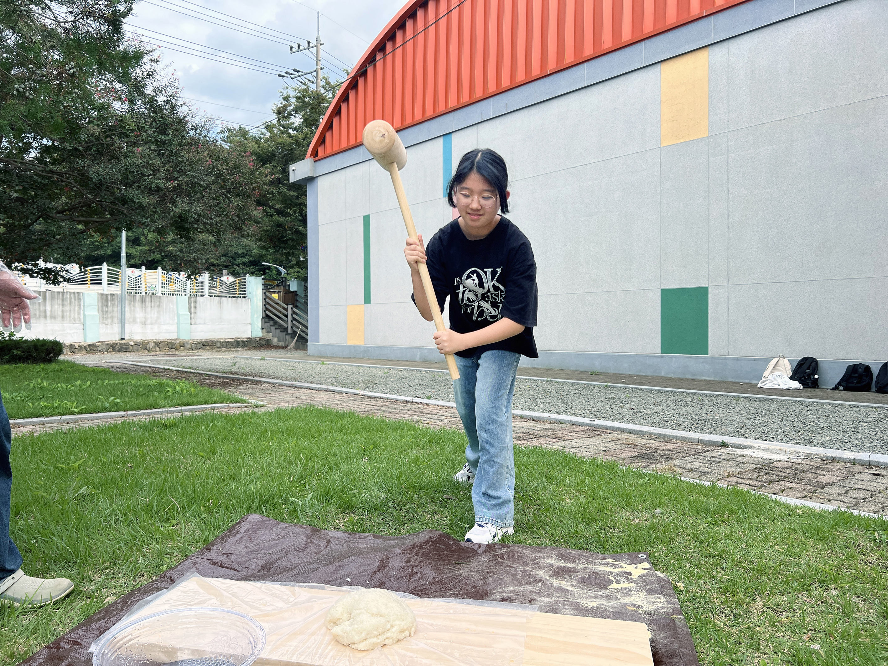 대양초등학교, 추석 맞이 늘봄(방과후)학교 교육활동 인절미 만들기 체험 실시 - 관련이미지2