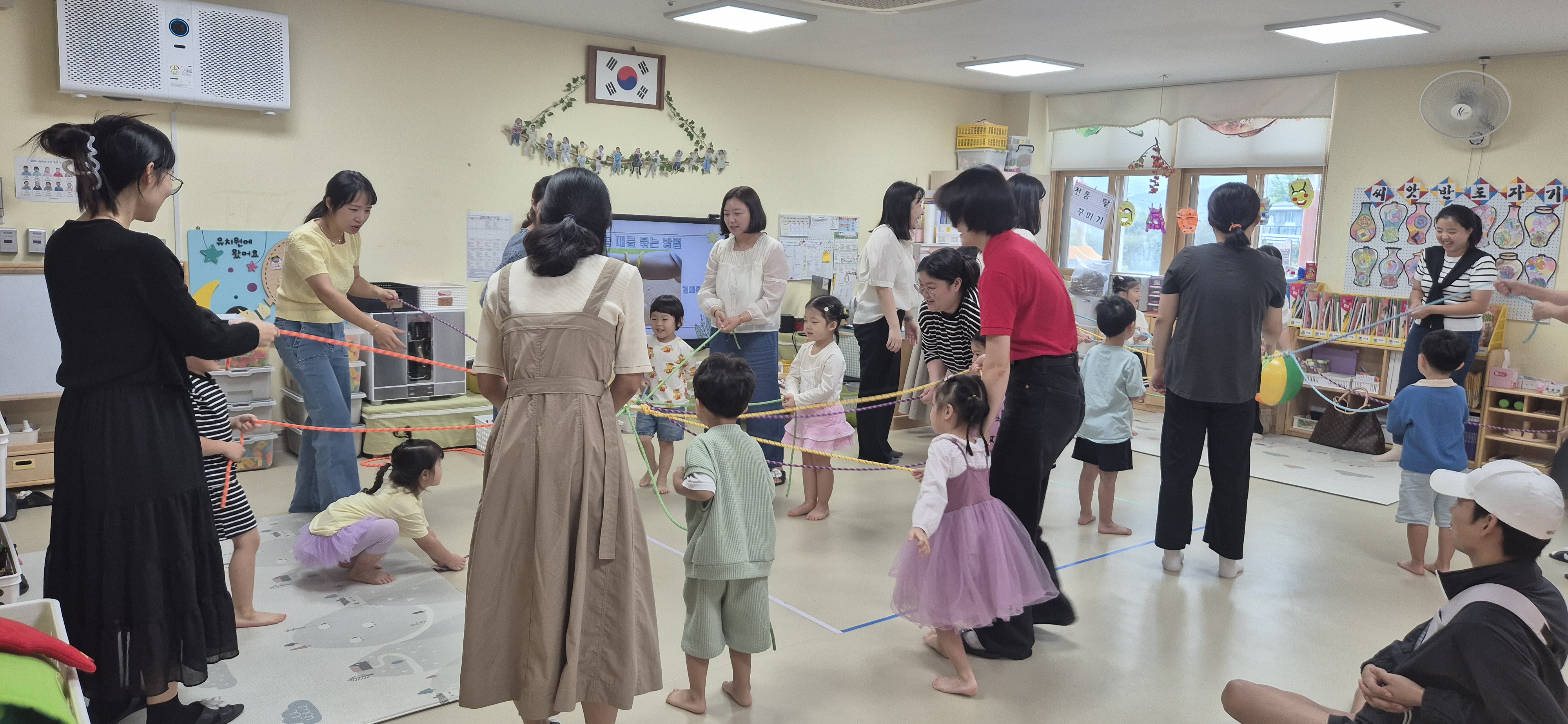 2025학년도 밀양유치원 교육과정 학부모참여수업 개최 - 관련이미지1