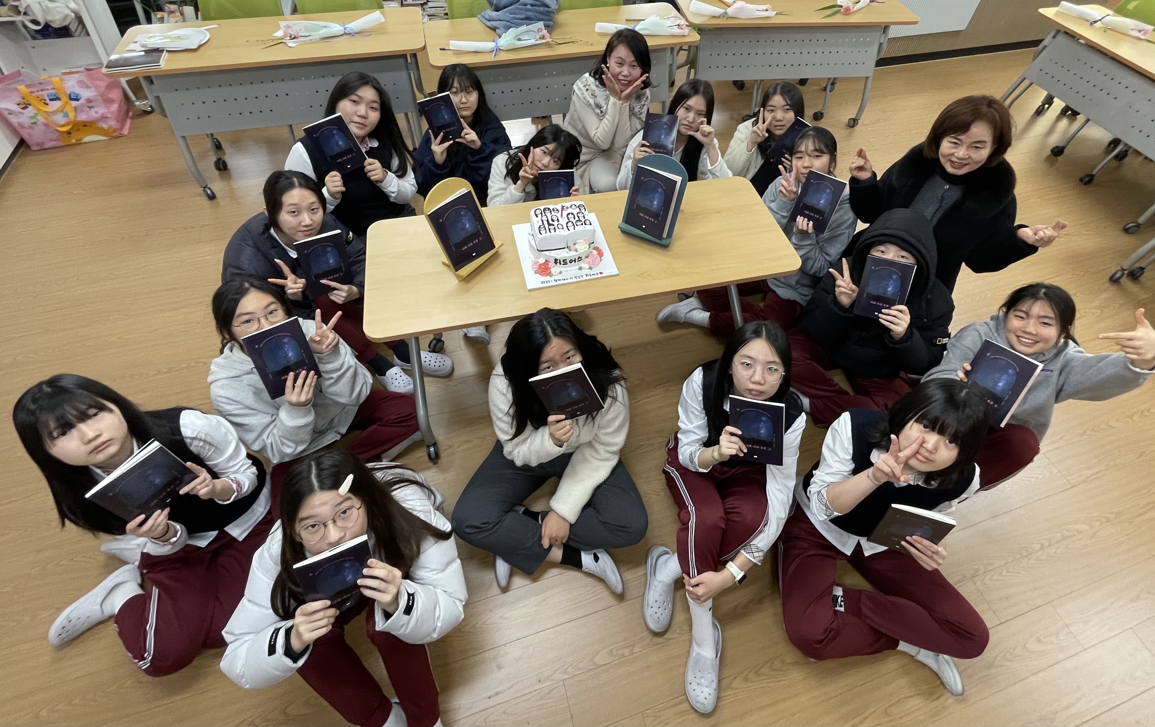 충무여자중학교, 2025. 독서동아리 활동 - 관련이미지3