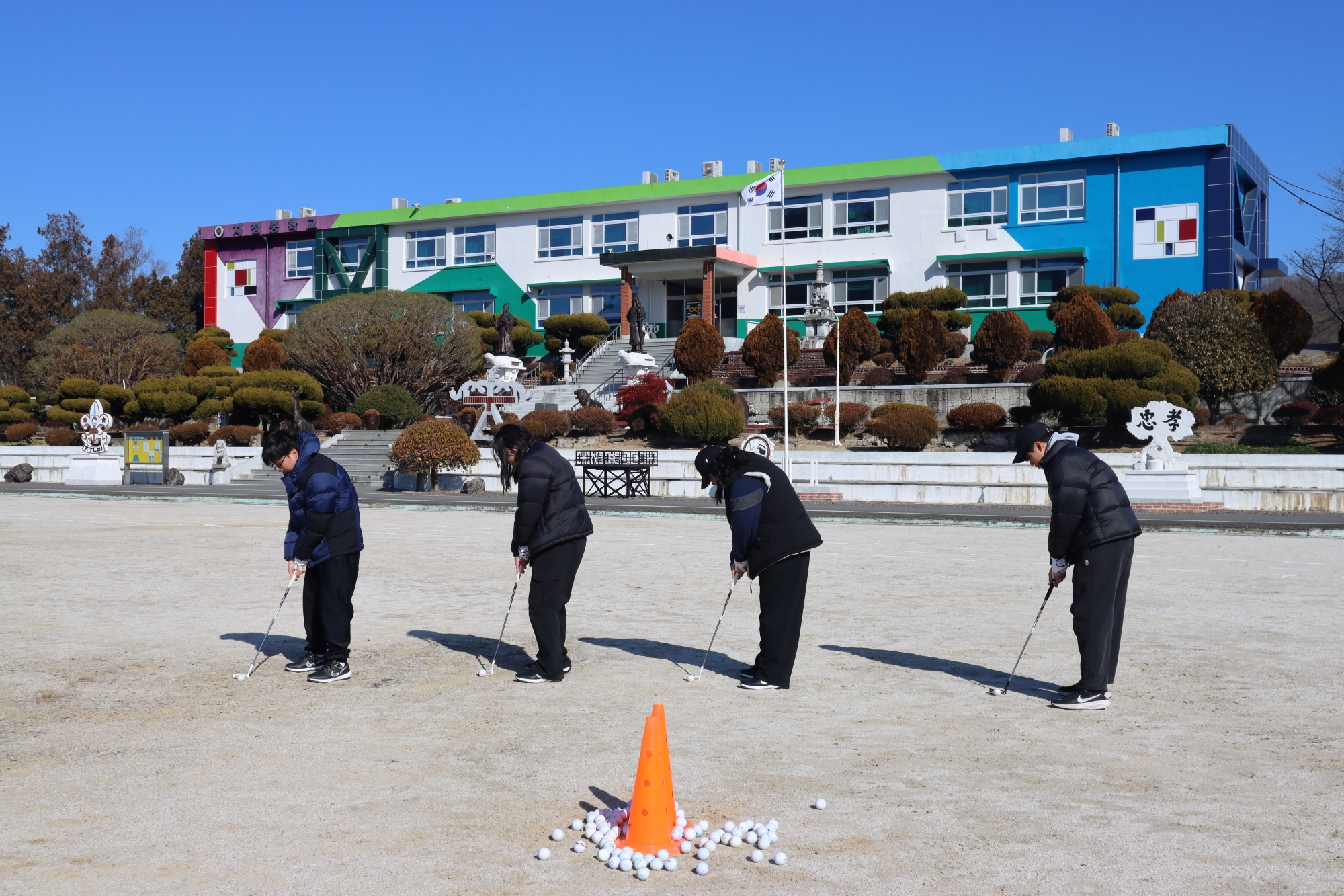 지정중, 골프로 성장의 스윙을 그리다 - 관련이미지1