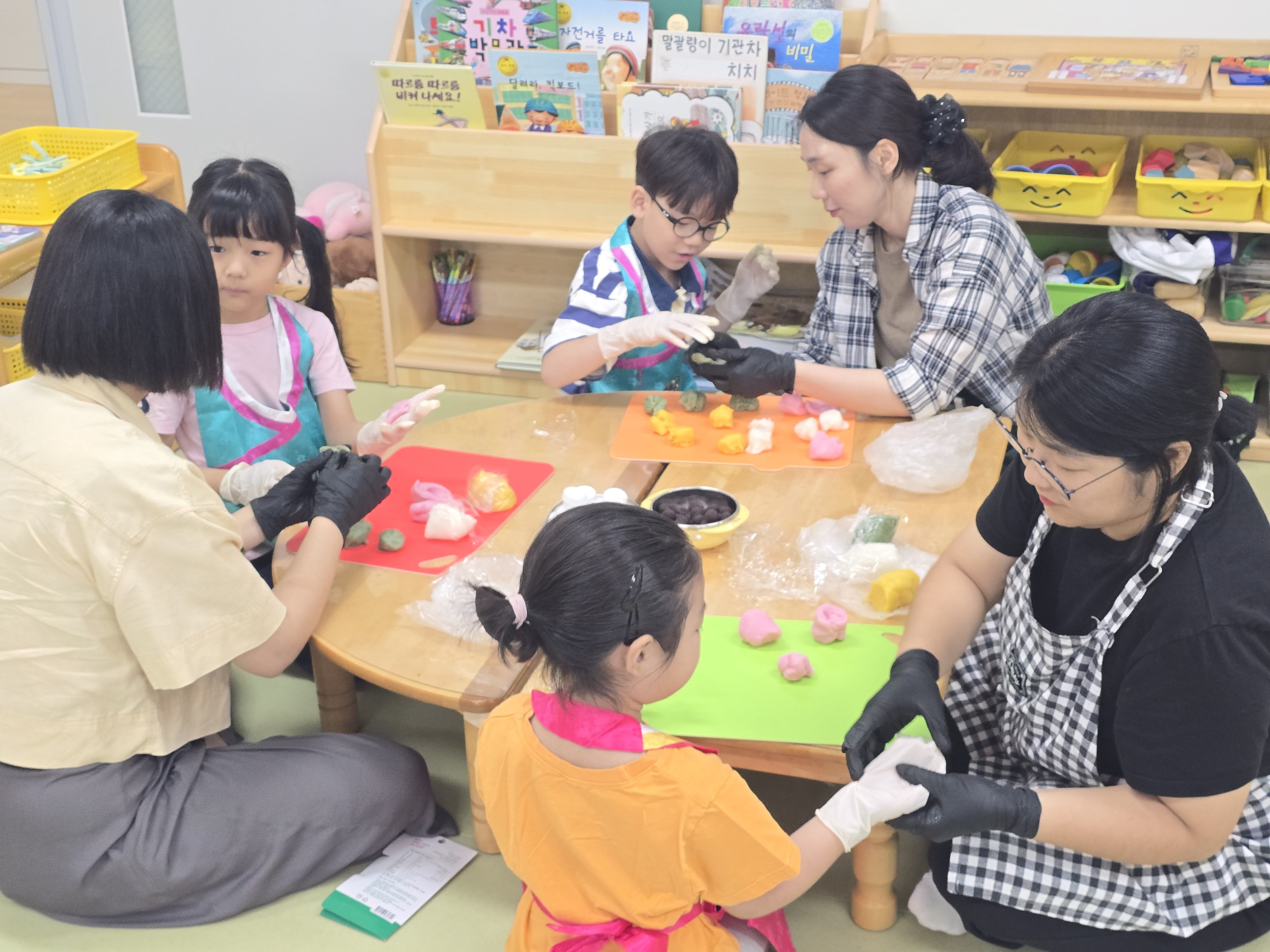 부모님과 추석맞이 송편만들기 체험 - 관련이미지1