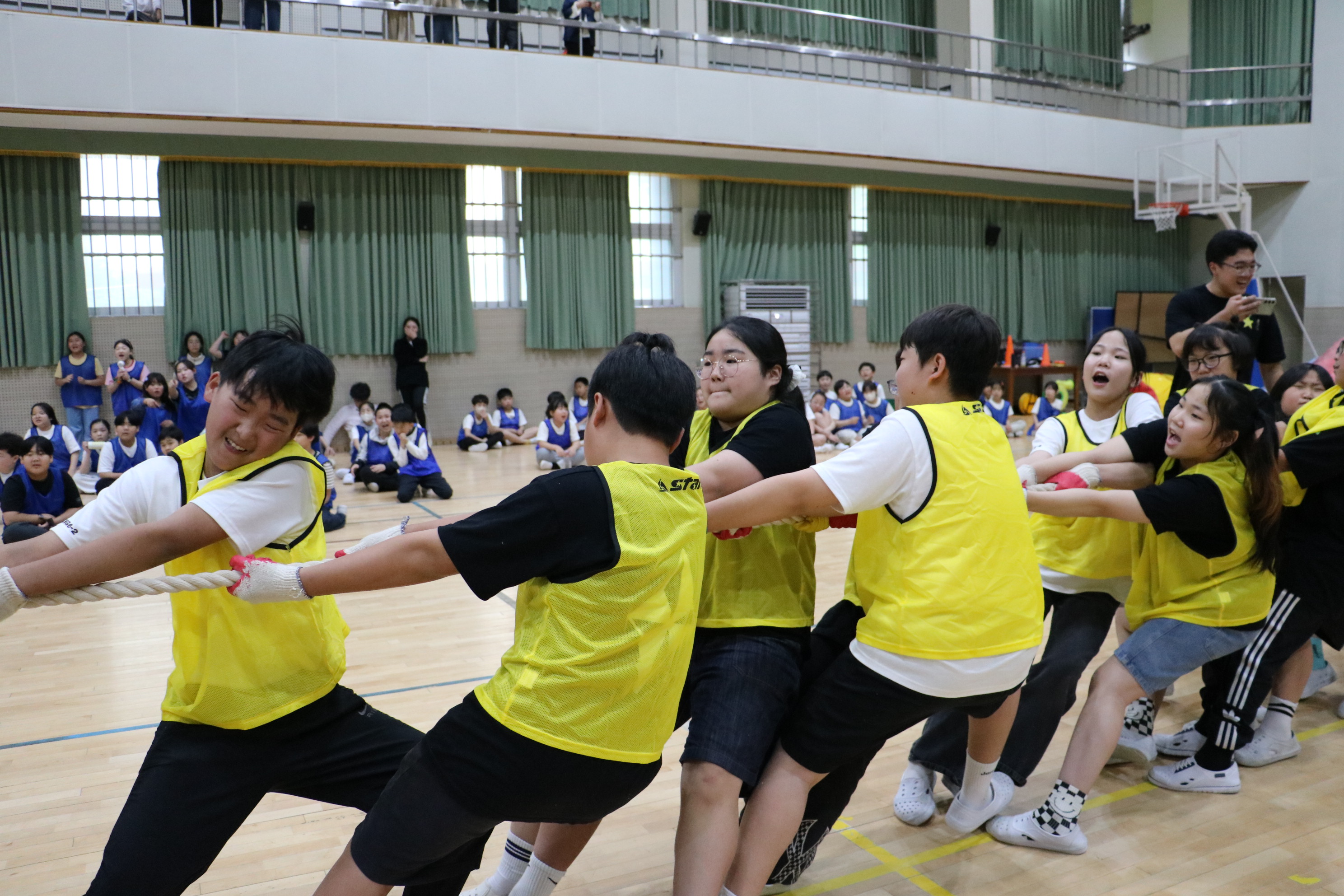 위성초, 예측할 수 없는 날씨 속에서도 하나 된 우리 - 관련이미지2