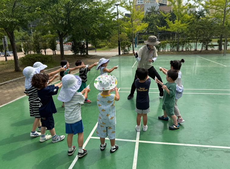 진해신항초등학교병설유치원, 자연과 교감해요 - 관련이미지1