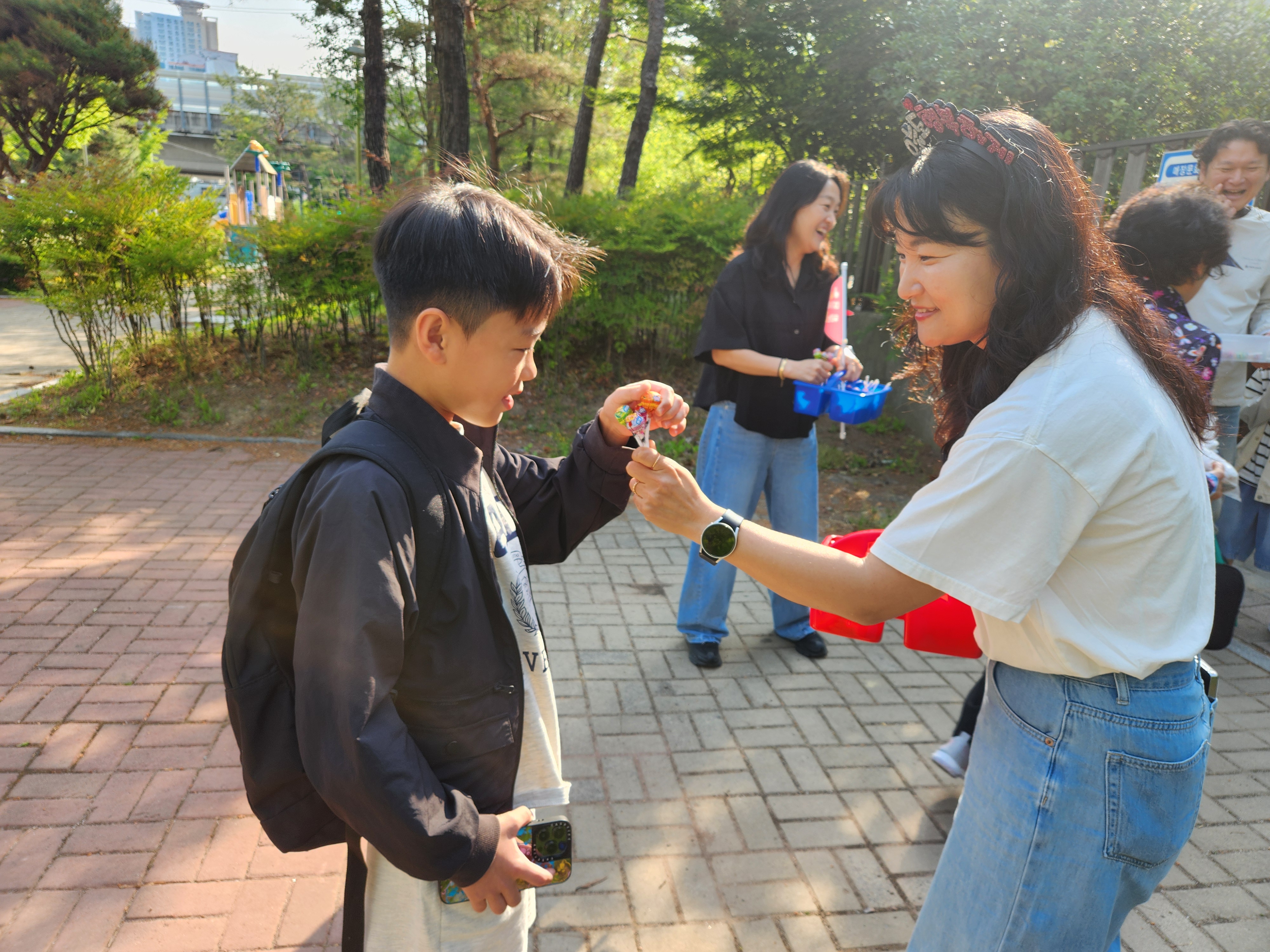 “좋은 아침! 사랑합니다” 서진초등학교, 학부모회와 함께하는 행복한 아침맞이 운영 - 관련이미지2