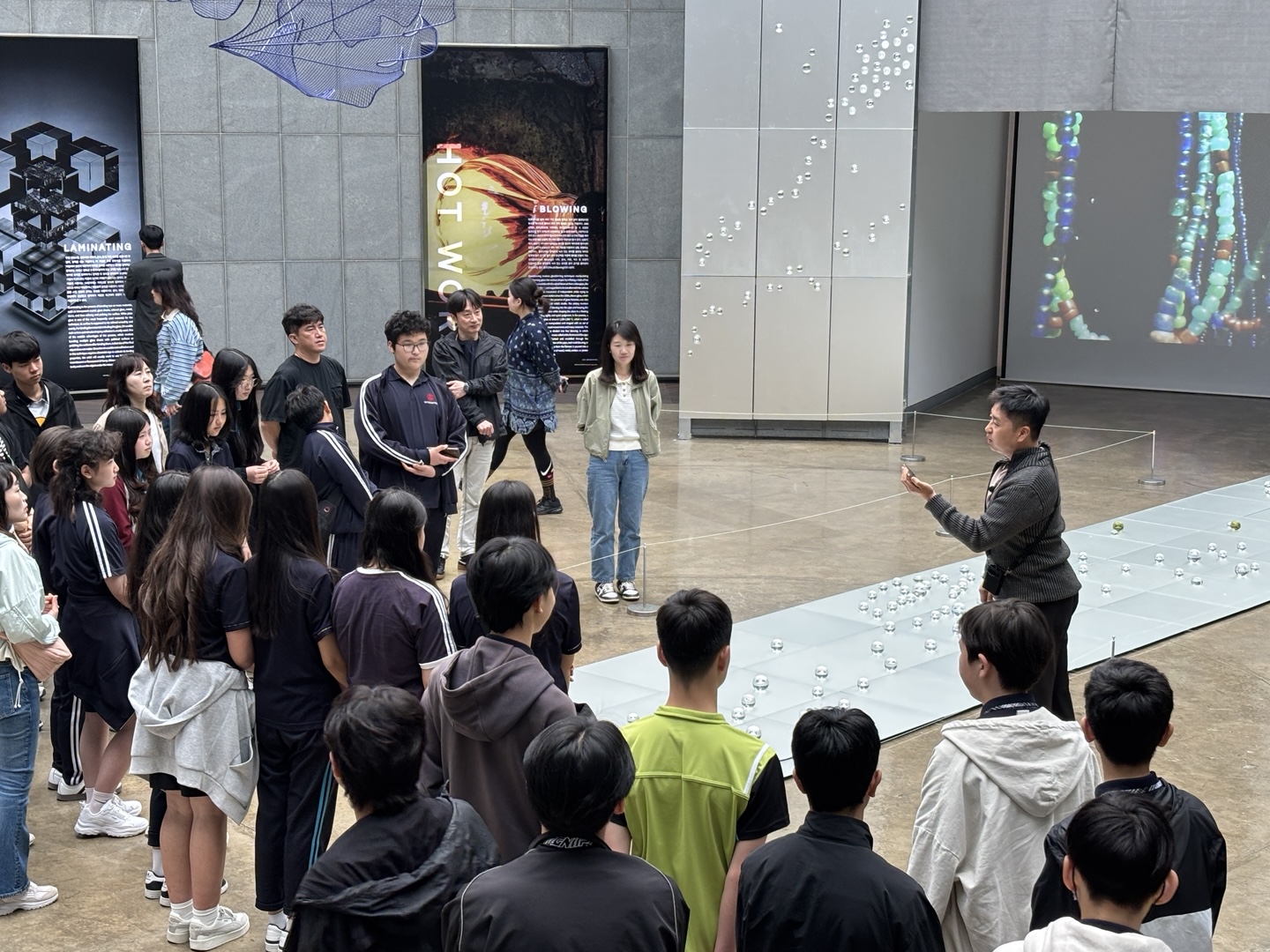 김해교육지원청, ‘노래하는 도슨트’문화예술진로체험 운영 - 관련이미지2