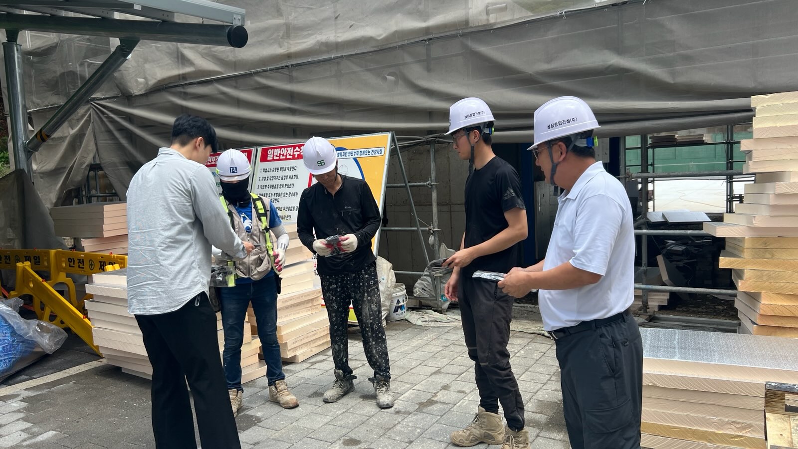 창원교육지원청, 청렴 안전 장갑 제작·배포로 청렴 문화 확산 - 관련이미지2