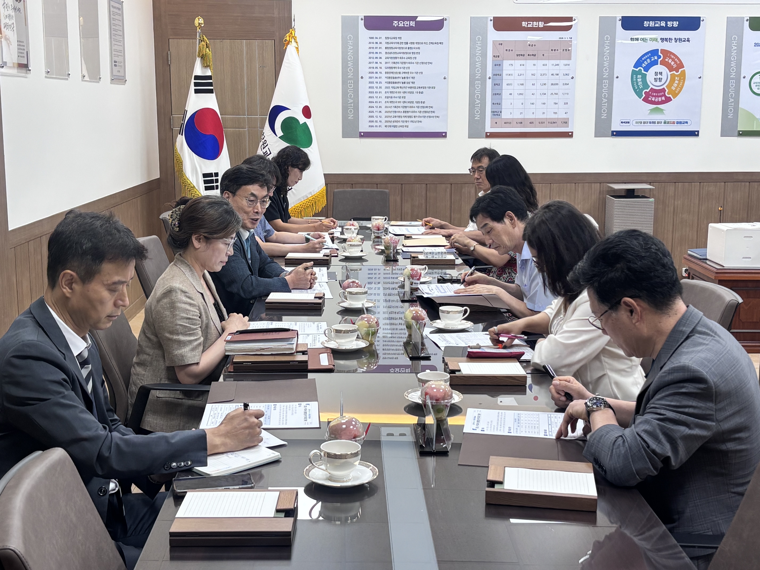 [창원교육지원청]2026. 지역교육 균형발전을 위한 학교장 간담회 개최 - 관련이미지1