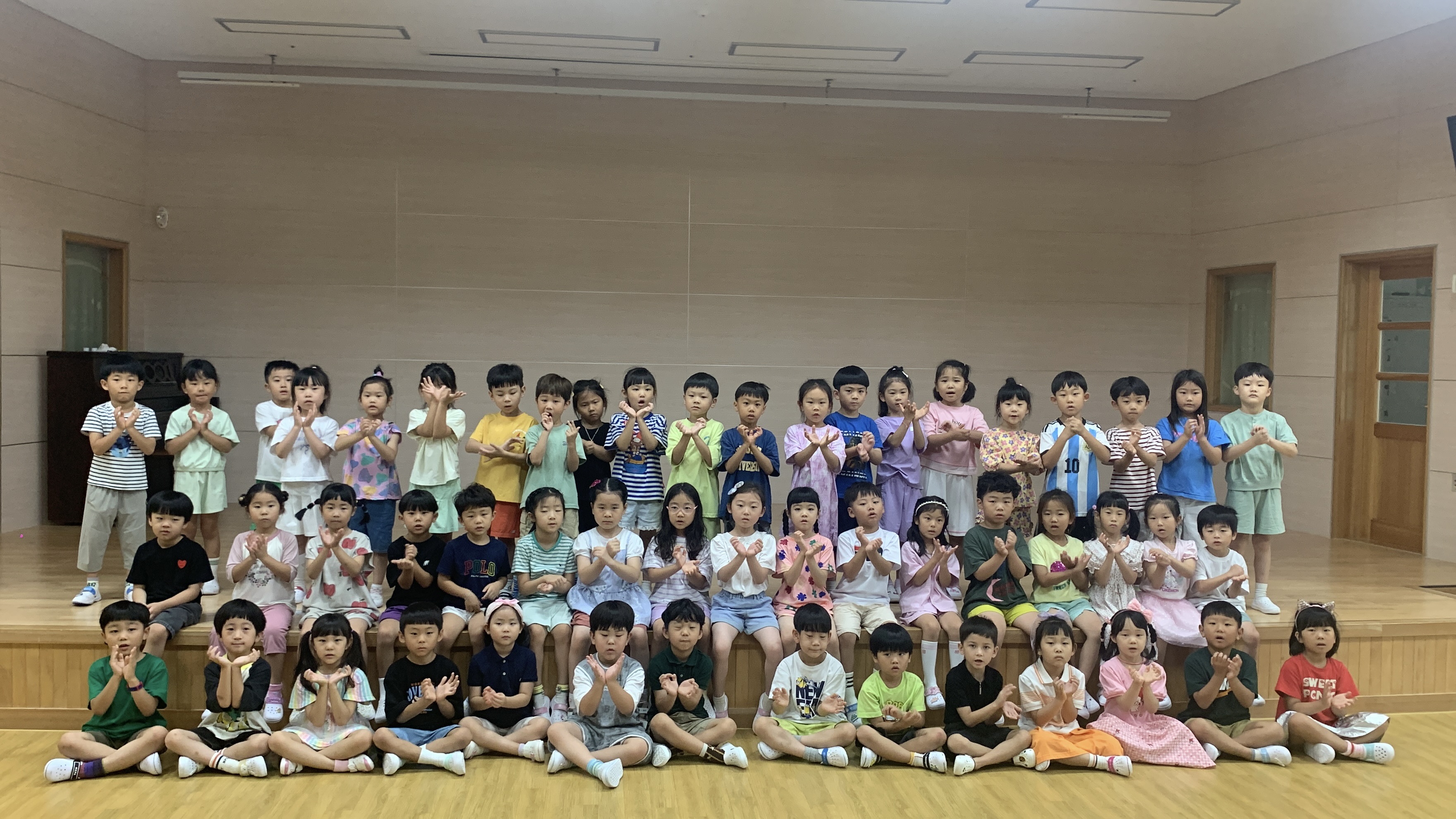 진주누리유치원, 손으로 들려주는 통합의 노래 - 관련이미지1