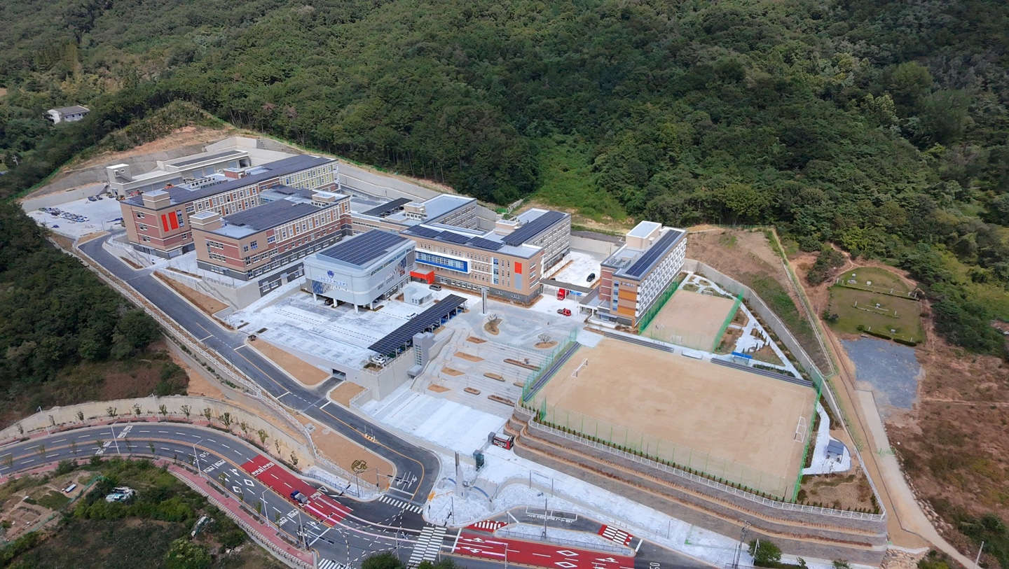 김해건설공업고등학교, 9월 1일 삼계동 신축 교사로 이전… “새로운 터전에서 미래 기술 인재의 꿈을 피우다” - 관련이미지1