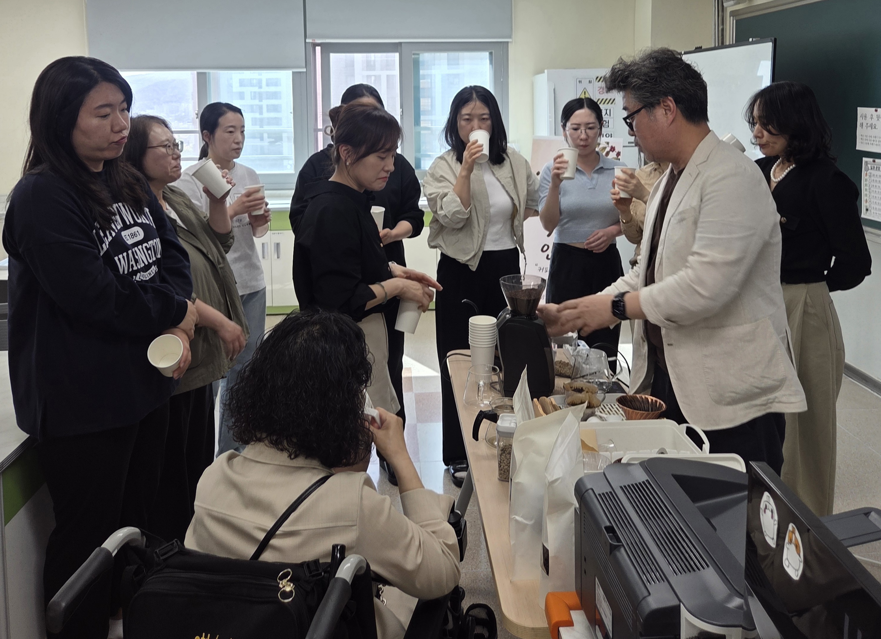 진해냉천초, 존중과 감사로 이어진 하루, 따뜻한 학교를 만들다 - 관련이미지2