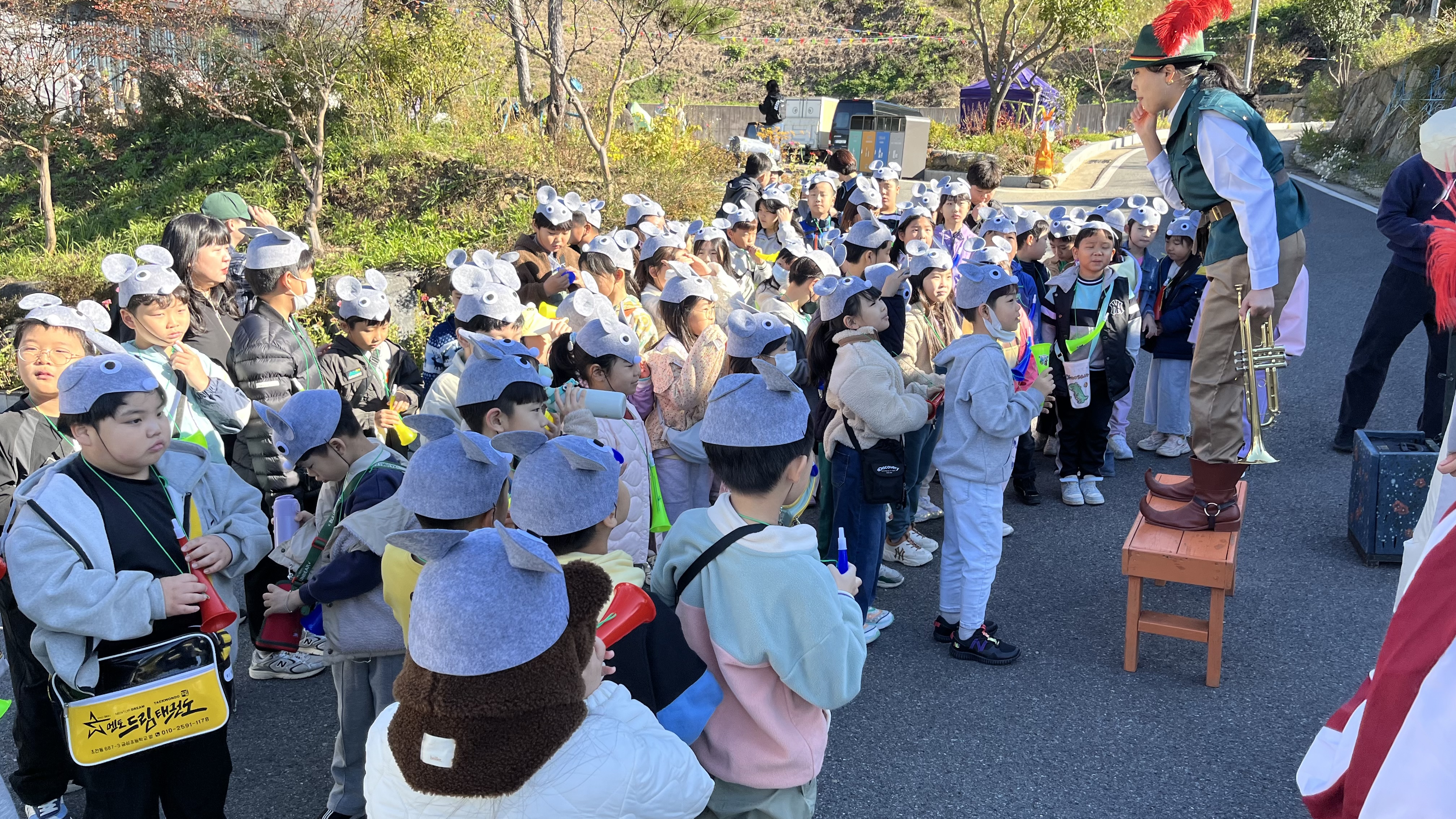 집현초, 큰들마당극마을 현장체험학습-전교생 문화예술 감수성을 키우다 - 관련이미지4