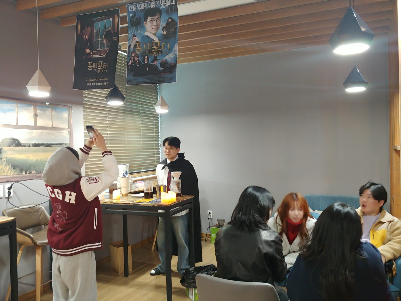 거창여고 3학년, 교내 카페 운영(1학기엔 환경 지키미, 2학기엔 후배 지키미 '깜냥깜냥 후배사랑 카페' 를 열다.) - 관련이미지3