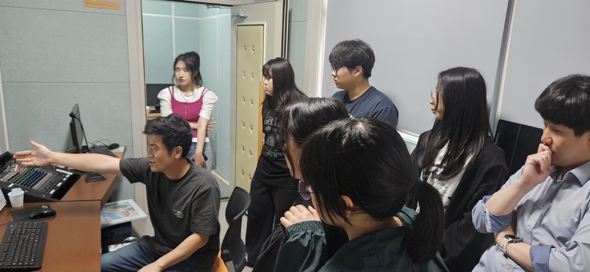 미디어 활용 능력으로 미래 역량을 키워요 - 관련이미지3
