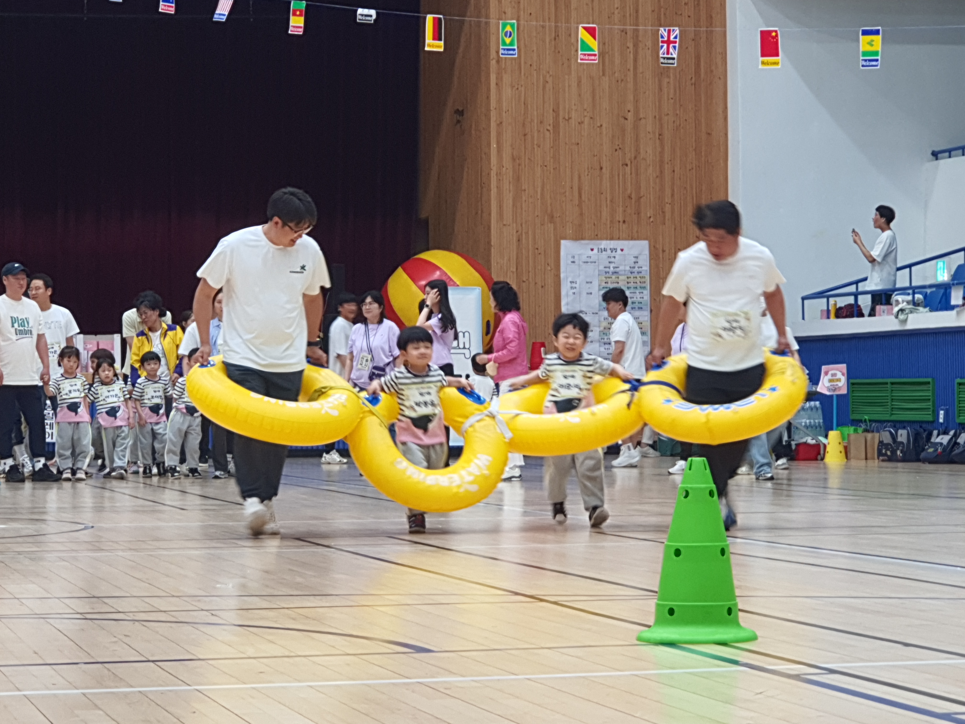 “으라차차!! 함께 뛰며 웃어요!” 합천유치원 한마음 가족 운동회 성료 - 관련이미지2