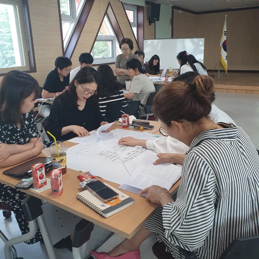 창녕 지역 교원 비경쟁독서토론연수로 교원역량을 강화 - 관련이미지2
