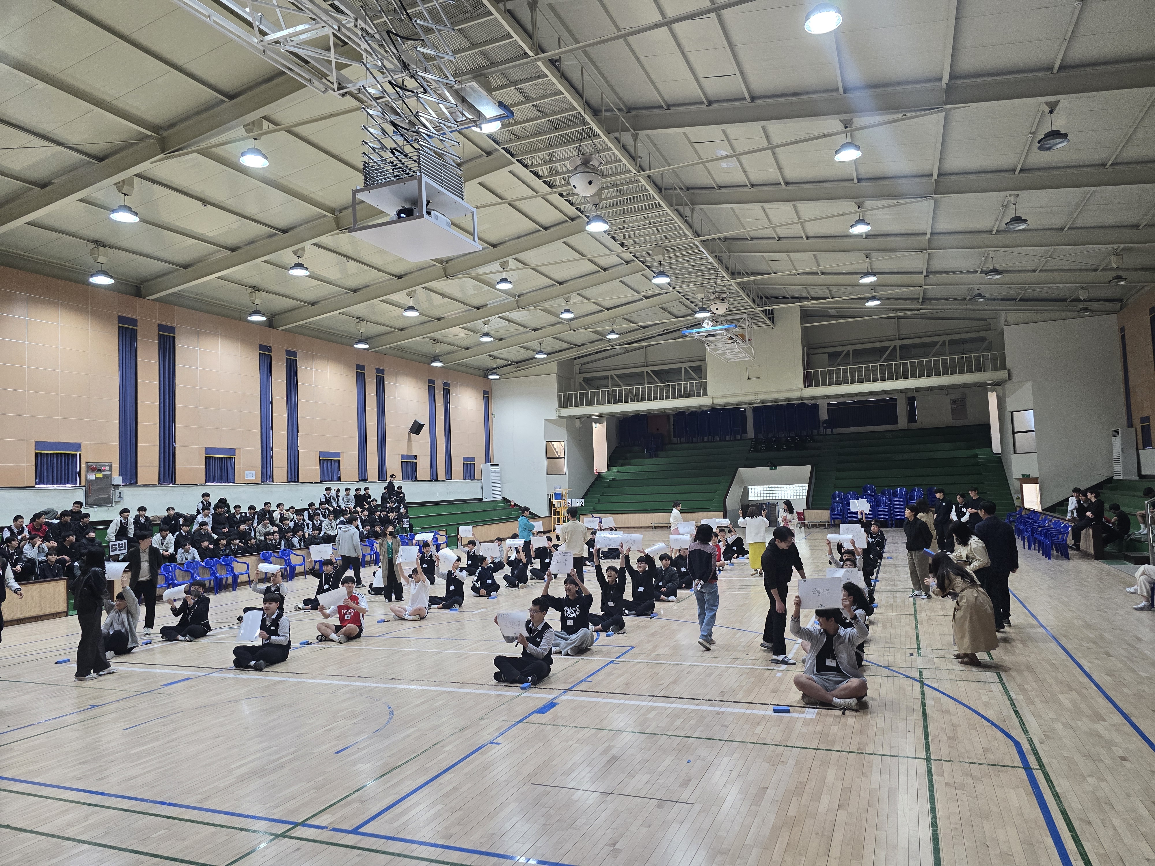 어른 김장하의 건학이념을 퀴즈로 배우다! 명신고등학교, ‘명덕신민 골든벨 개회’ - 관련이미지1