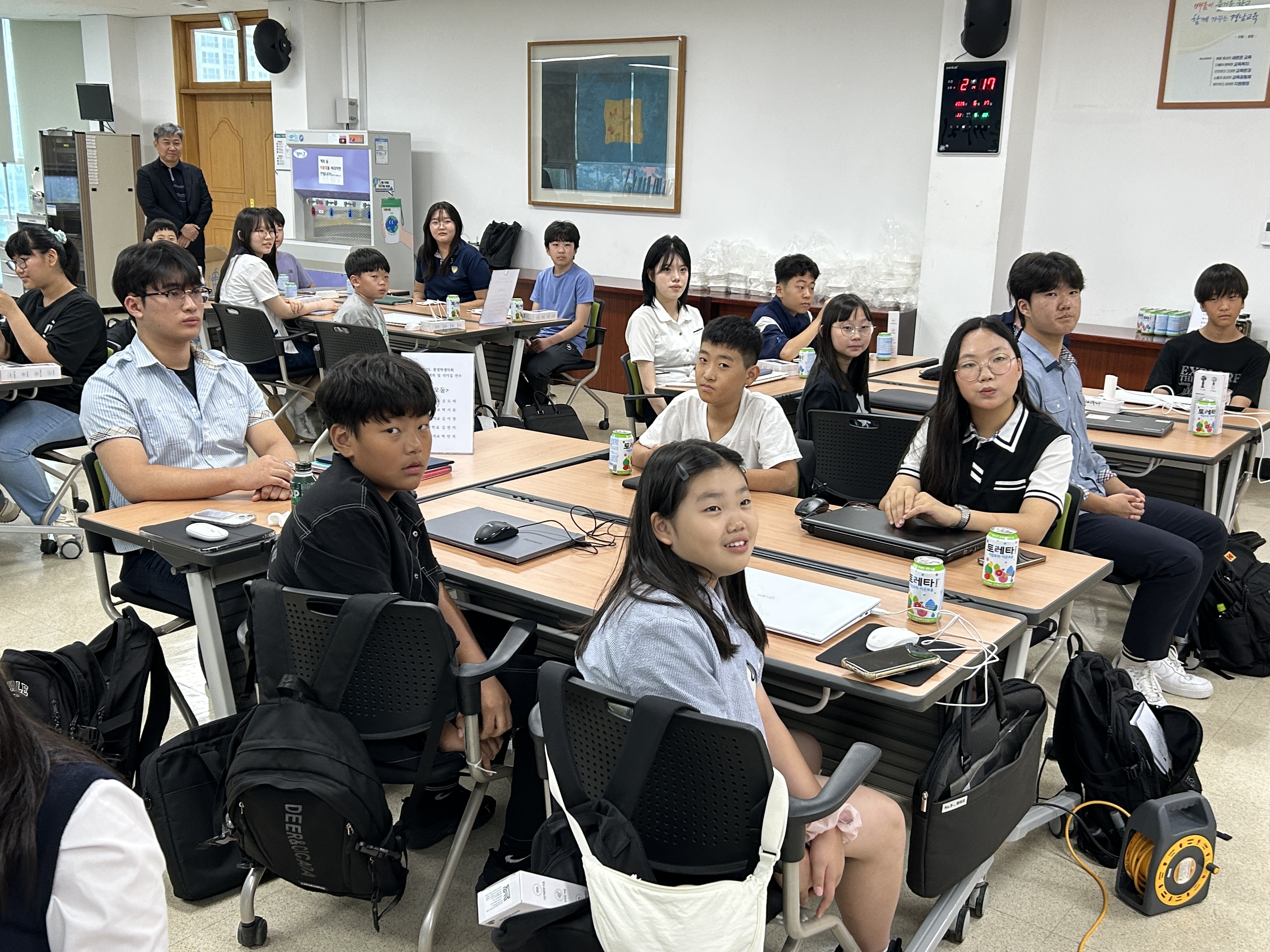 민주적 학교문화의 출발점, 2025. 통영학생의회 정례회 개최 학생이 주도하는 자치 실천, 에듀테크 기반 소통 역량 강화 - 관련이미지1