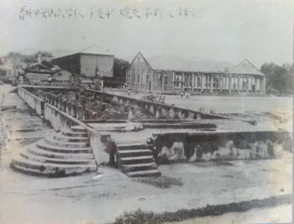 1950년. 6.25 전쟁으로 소실된 학교 모습