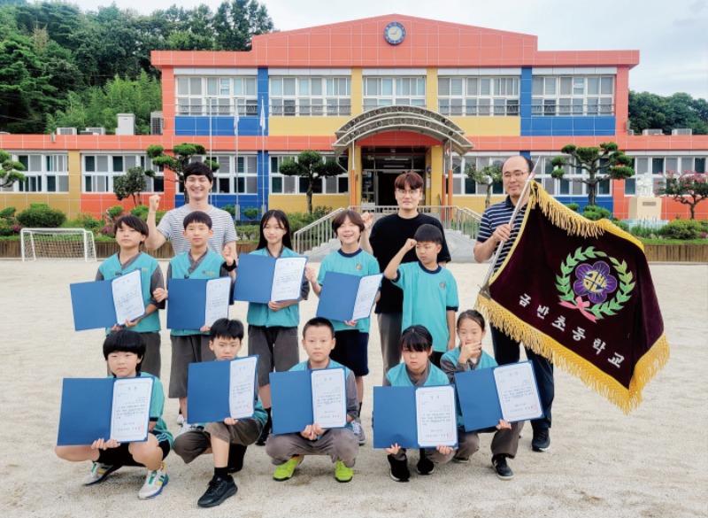 함양금반초 - 경남과학전람회에 참가해 전원 수상한 아이들.jpg