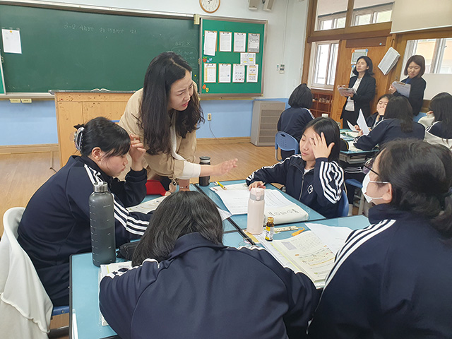 마산여중 교사들의 참관수업