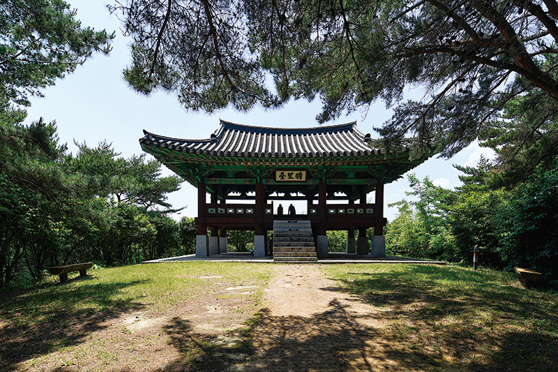 이순신바다공원 내 이락사 첨망대